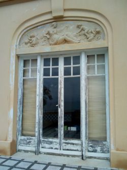 Menuiserie terrasse de l'Hôtel de la Mer avant travaux